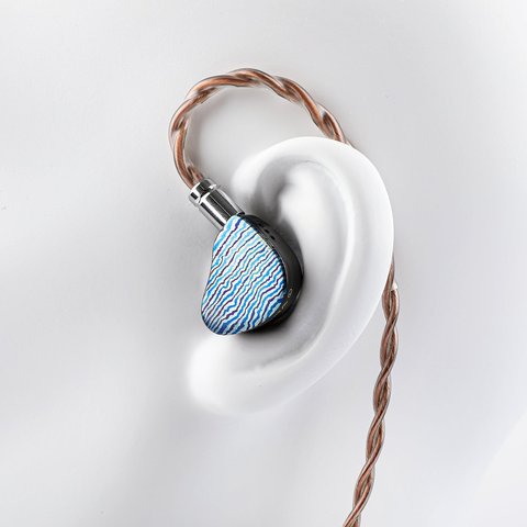 7Hz Aurora IEM worn in ear showing fit 7Hz Aurora IEM worn in ear showing fit