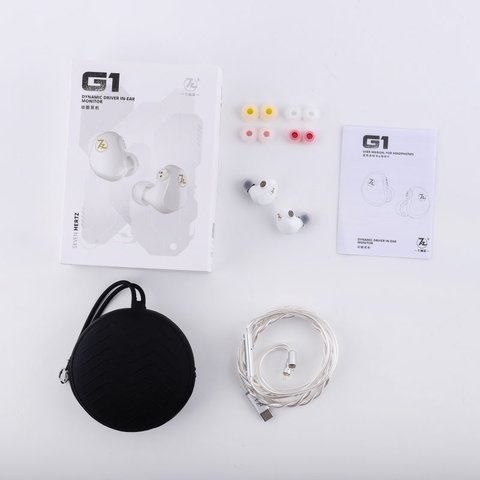 7Hz G1 gaming IEM retail box shown with carrying case