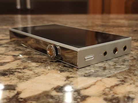 Astell&Kern SE300 DAP side view showing headphone ports Astell&Kern SE300 DAP side view showing headphone ports