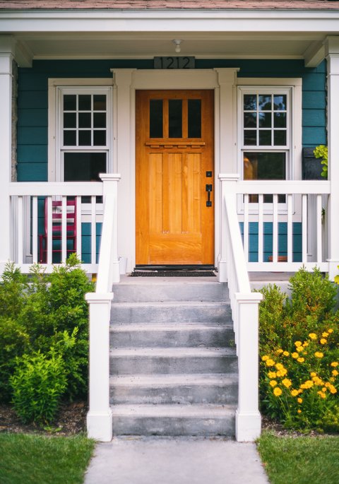 Front porch similar to a typical Blurams A21C outdoor camera mounting location