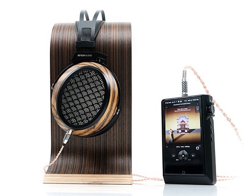 Cayin N6ii digital audio player with E02 module connected to open-back headphones Cayin N6ii digital audio player with E02 module connected to open-back headphones