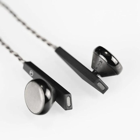 DUNU Alpha 3 earbuds showing fixed Litz cable and shell detail