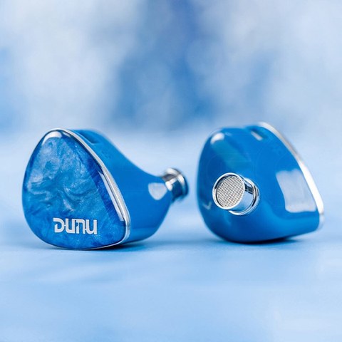 DUNU DN142 earphone nozzle and shell detail closeup