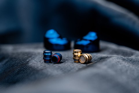 DUNU Falcon Ultra swappable blue and gold nozzle set