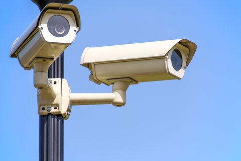 Outdoor cameras mounted on a pole similar to H80f Multi installation height Outdoor cameras mounted on a pole similar to H80f Multi installation height