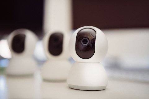Multiple small home cameras similar to units connected to an X5C NVR system Multiple small home cameras similar to units connected to an X5C NVR system