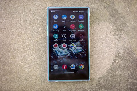 FiiO JM21 Android home screen on the device display FiiO JM21 Android home screen on the device display