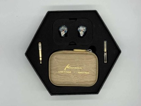 Kinera Idun 2.0 earphones packaged in their retail case with cable and eartips Kinera Idun 2.0 earphones packaged in their retail case with cable and eartips