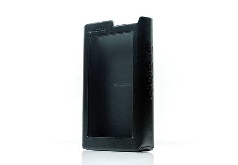 Lotoo PAW Gold Touch digital audio player side profile in leather case Lotoo PAW Gold Touch digital audio player side profile in leather case