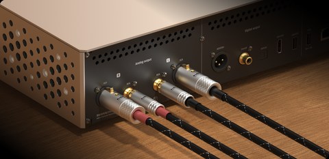 Matrix Audio MS-1c rear panel analog and digital outputs Matrix Audio MS-1c rear panel analog and digital outputs