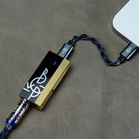 BGVP MX1 DAC connected to smartphone via USB-C BGVP MX1 DAC connected to smartphone via USB-C