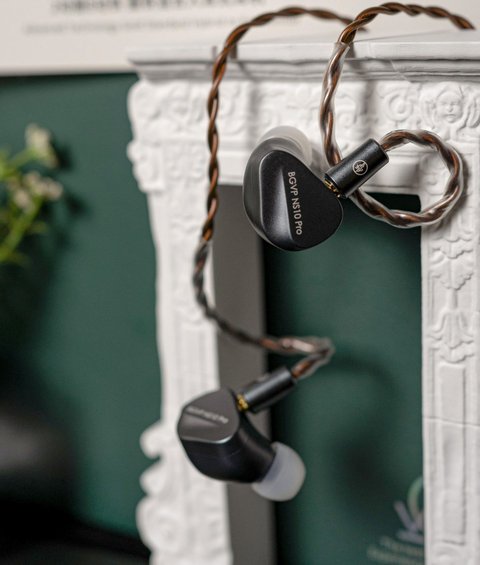 BGVP NS10 Pro earphone closeup with cable BGVP NS10 Pro earphone closeup with cable