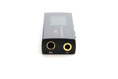 Cayin RU7 dual headphone output jacks Cayin RU7 dual headphone output jacks