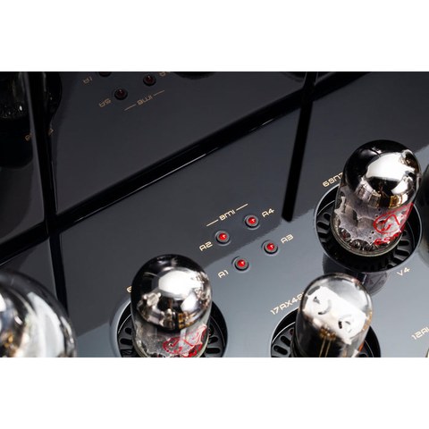 Cayin Soul 170P KT170 output tube close-up Cayin Soul 170P KT170 output tube close-up