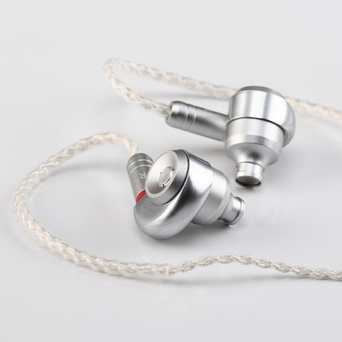 Pair of TinHiFi T2 MKII earpieces with blue foam eartips Pair of TinHiFi T2 MKII earpieces with blue foam eartips