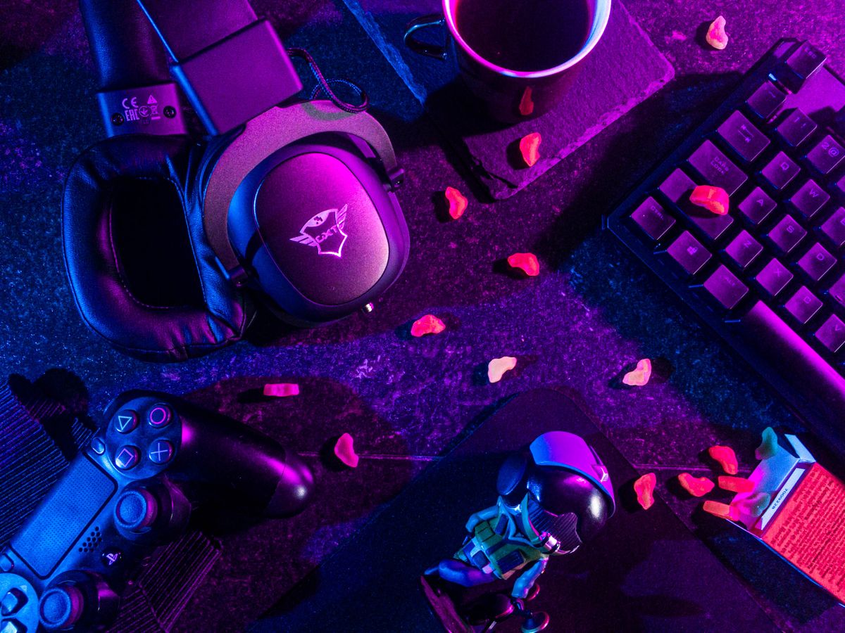 Flatlay of gaming headset and PC gaming accessories Flatlay of gaming headset and PC gaming accessories