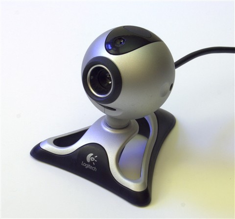 Logitech QuickCam Pro 4000 webcam model V-UBC44 on its desk stand
