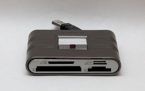 Realtek USB card reader device used for testing SD cards