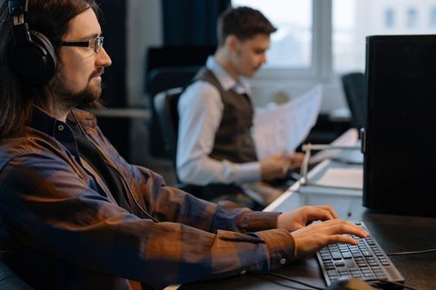 Typing the printer IP address into a browser to open the HP firmware page Typing the printer IP address into a browser to open the HP firmware page